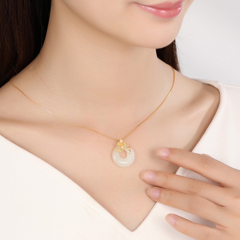 Goldkingdom Fashion Perhiasan Emas Asli Kadar 375 Bangkok Aksesoris Ready Stock Bunga Cabang Giok Jade Dan Tian Kalsedon Putih Kalung Liontin Emas Bertatahkan Giok Berlapis Emas Hadiah Hari Ibu