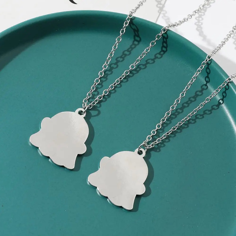 Roselife Kalung Rantai Panjang Liontin Hantu Hitam / Putih Untuk Pria / Wanita / Pasangan / Halloween