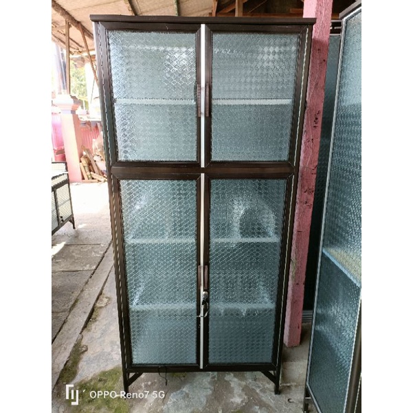 Gardenglories Rak Piring Tertutup Kaca Sidoarjo