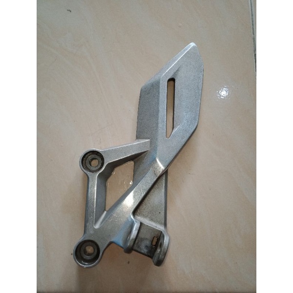 Postep Footstep Bostep Step Dudukan Pijakan Kaki Depan Kiri Honda CB 150 R LED CB150R cb150r LED ori