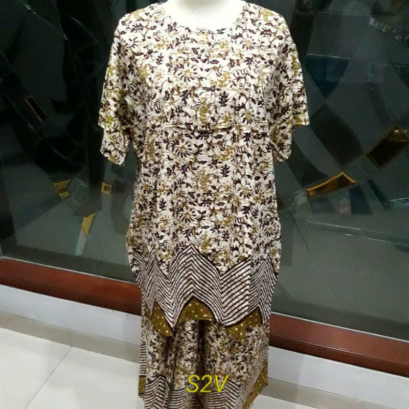 Setelan Pendek Jumbo Batik Wanita - Kulot LD 122
