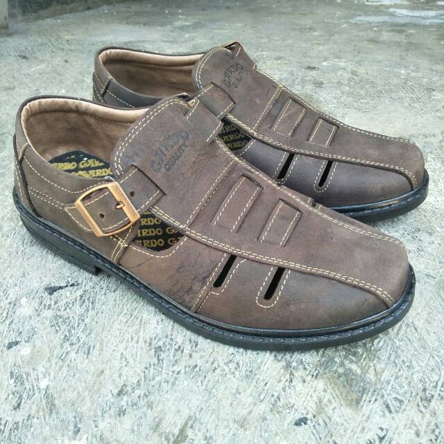 Sepatu kulit asli nyaman dipakai sol anti selip