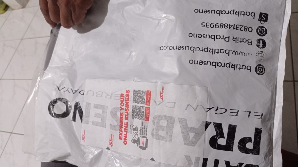 Wiguna Kemeja Batik Pria Lengan Panjang Slimfit Katun Printing Hem Baju Seragam Kantor Modern