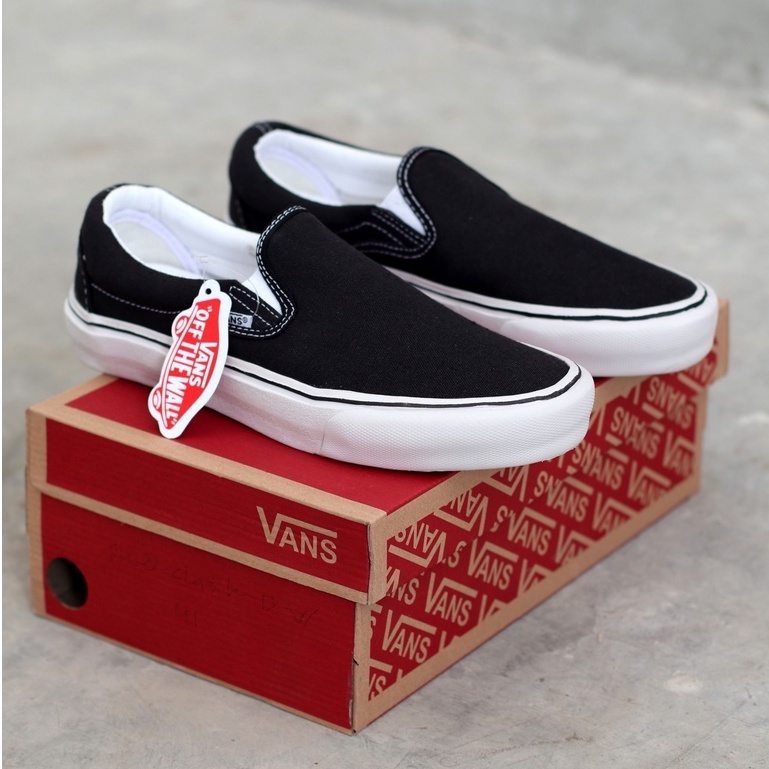 BARU SLIPON BLACK WHITE CLASIK UNISEX LIMITED EDITION