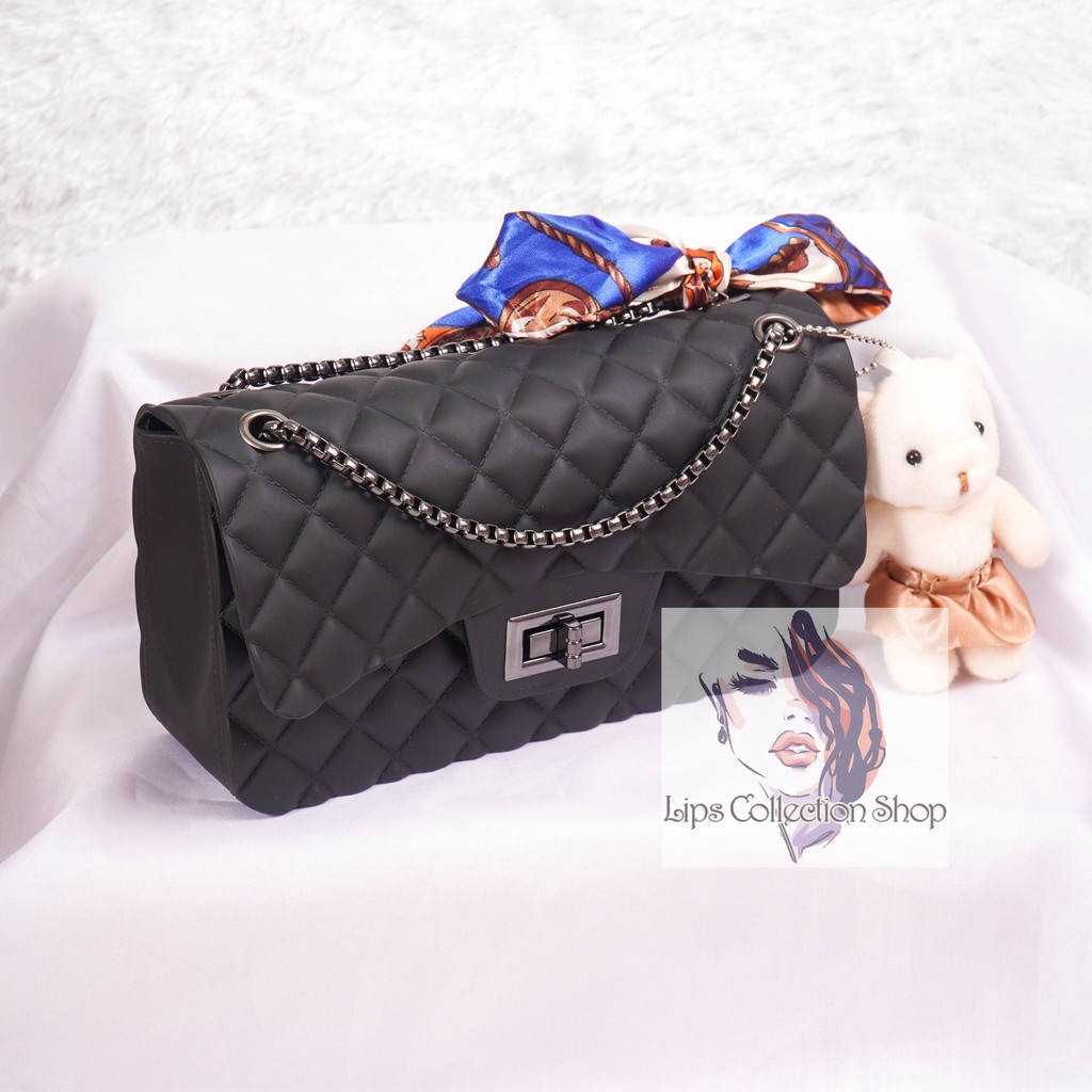 Tas Jelly Matte Maxi Kotak Uk 22 Cm Rantai Hitam (Gratis Boneka &amp; Syal)