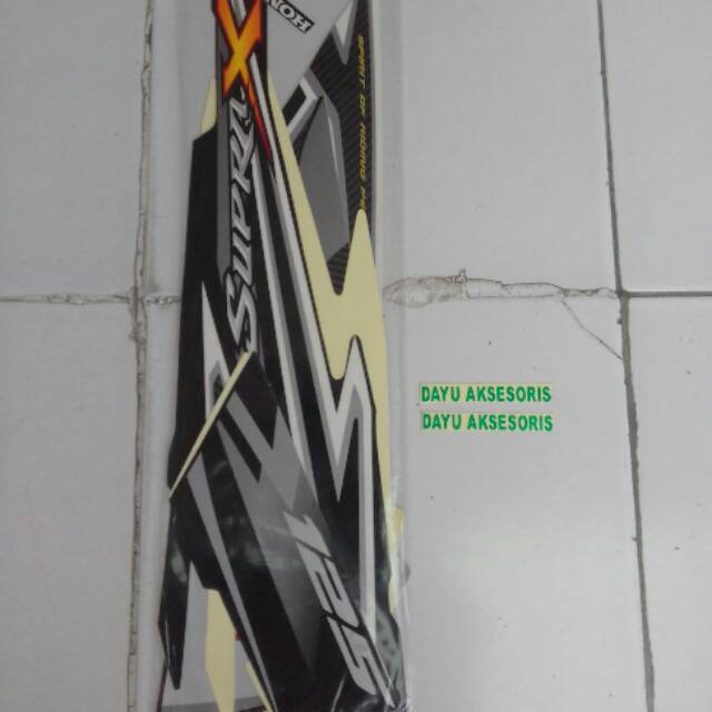 Striping Supra X 125R 2012 hitam