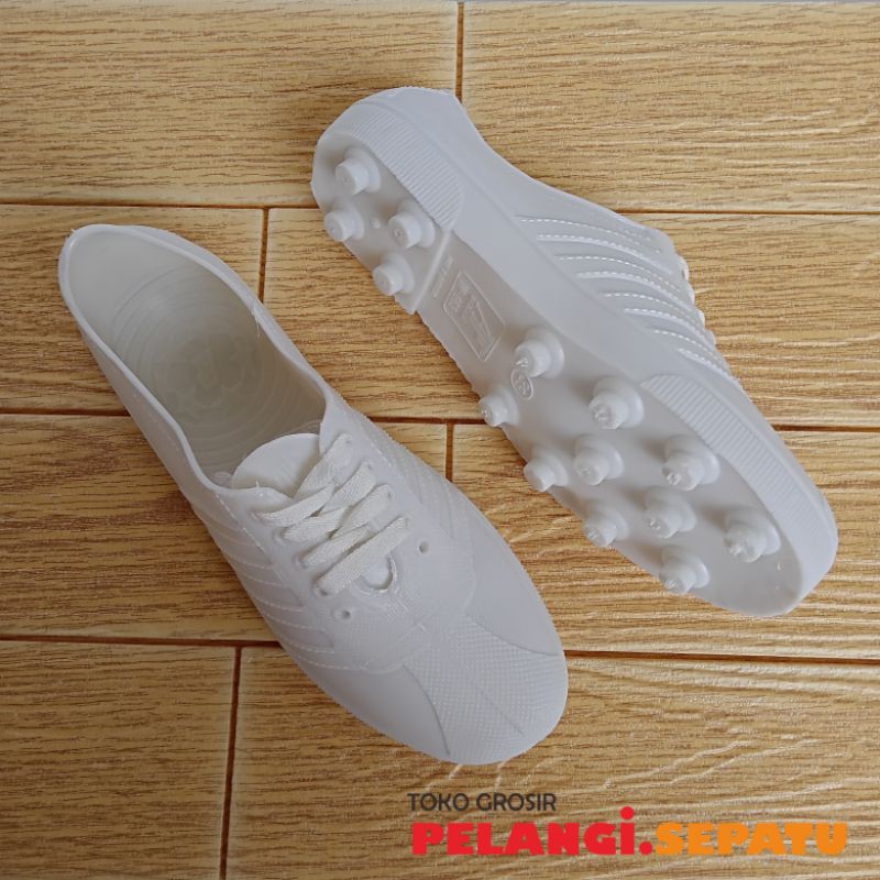 Sepatu Karet AP Cucuk Putih - Sepatu Kebun