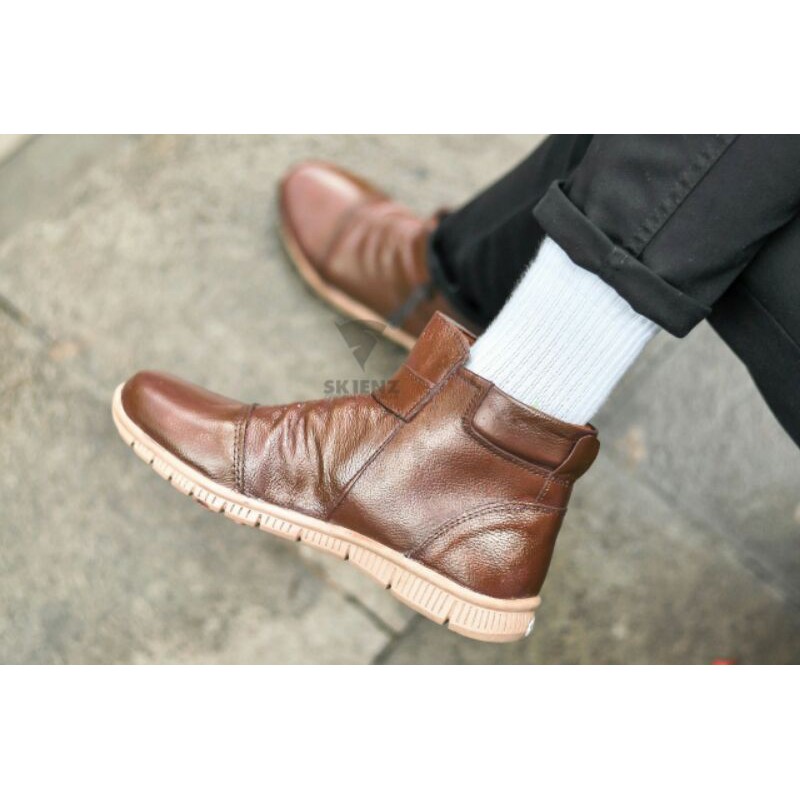 Tampil gaya Sepatu pria boots COSMIC classic zipper casual modis original