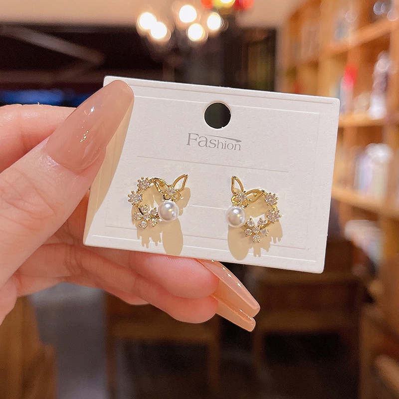 Anting Stud Desain Kupu-Kupu Aksen Mutiara Bahan 925 silver needle Zircon Untuk Wanita