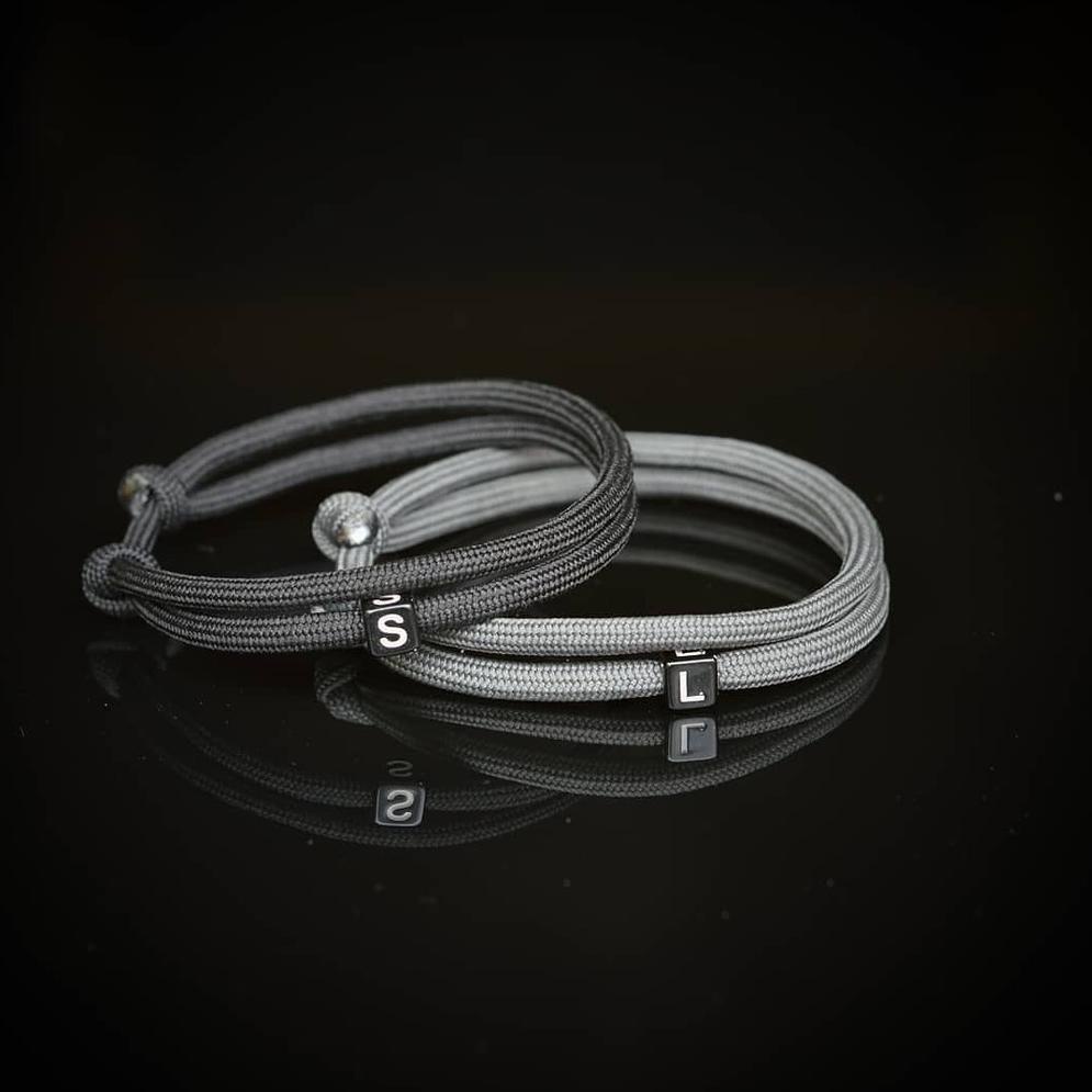 Gelang Couple Insial Nama Huruf Pasangan Sahabat kode SE 155 –BDD.15Jl22n