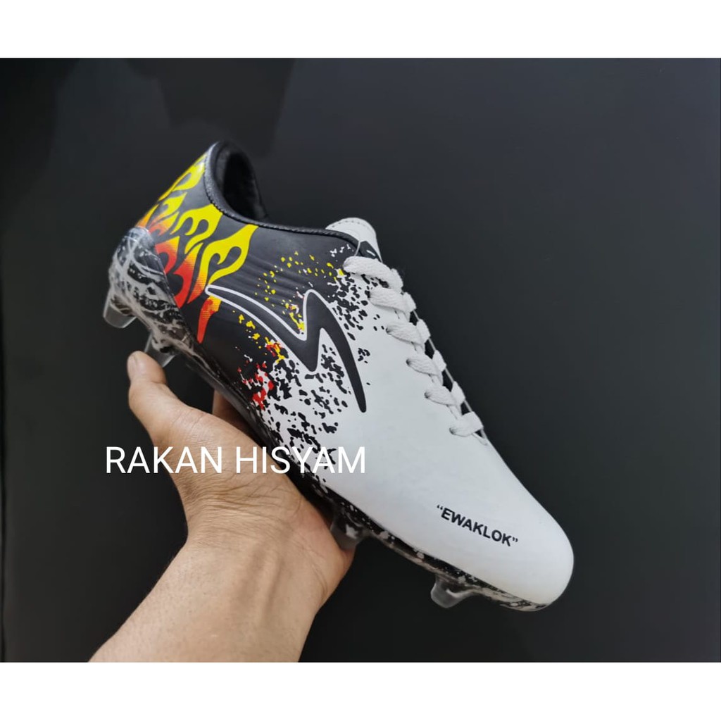 MEGA SALE 9.9 SEPATU BOLA SPECS TERBARU EWAKLOK