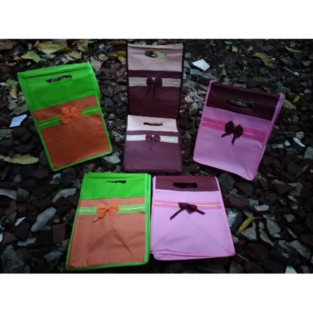

Tas Nasi Kotak Tas Berkat Tas Hajatan Tas Kue 22x22