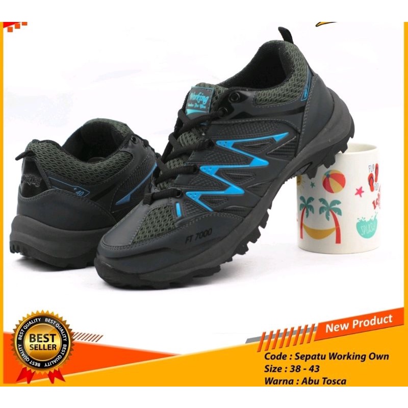 SEPATU HIKING F7000