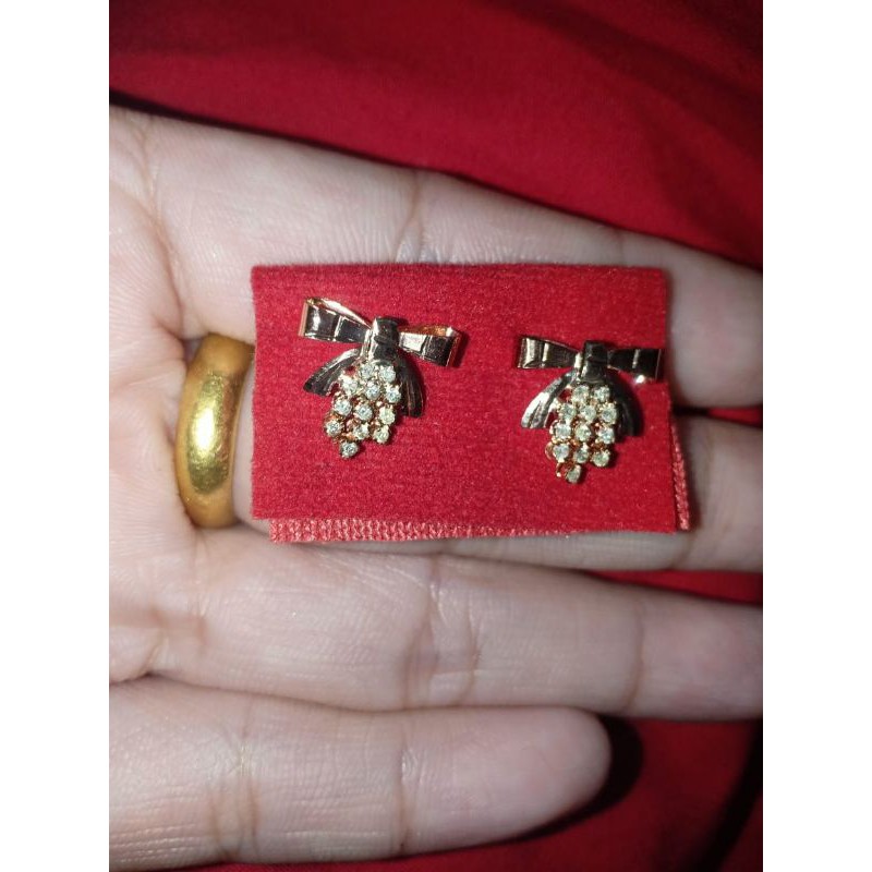 anting pita berlian