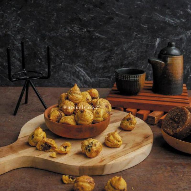 

cemilan soes coklat ngemilyukk29 100 gr