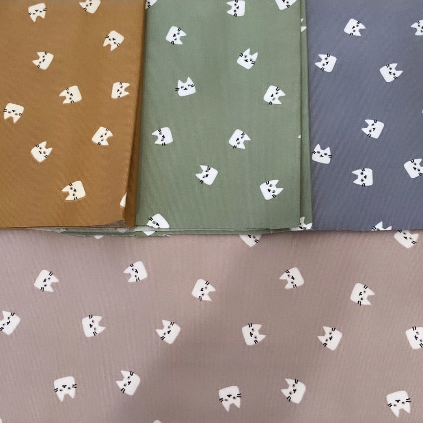 (HARGA PER 0,5 METER) Kain Maxmara / Satin Velvet Printing - LITTLE CAT