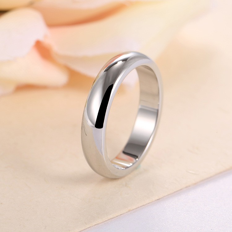 Cincin Titanium Model Bulat Polos Silver / Cincin Tunangan Pria Dan Wanita / Cincin Import Model Ter