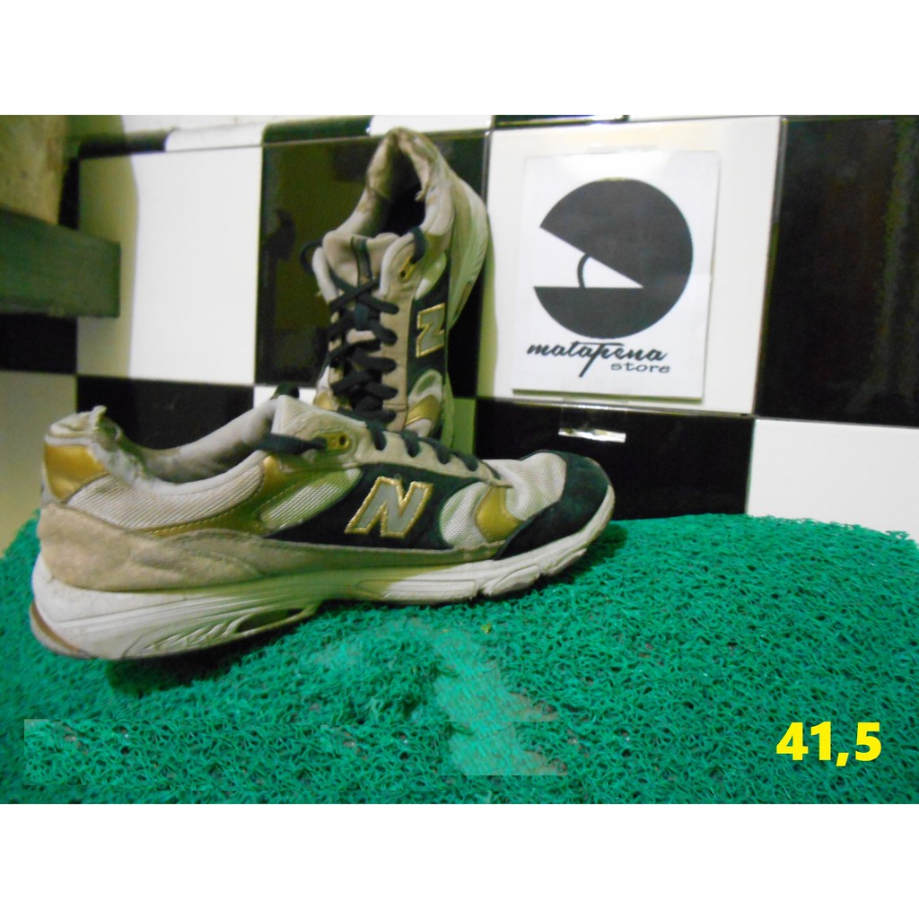 Sepatu New Balance Black Gold Grey size 41,5