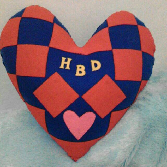 Bantal Love Shopee Indonesia