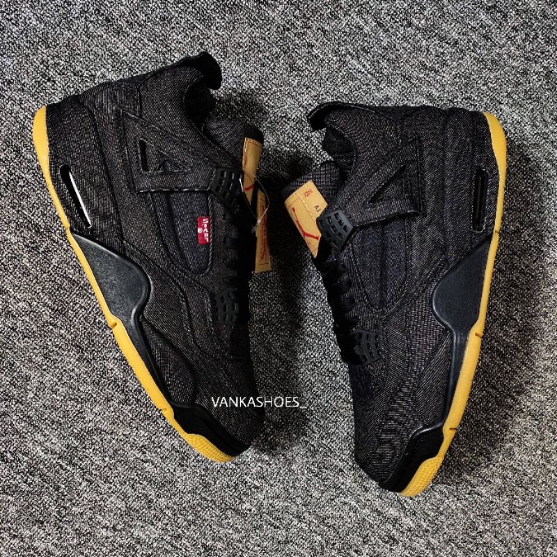 AIR JORDAN 4 RETRO X LEVIS BLACK DENIM