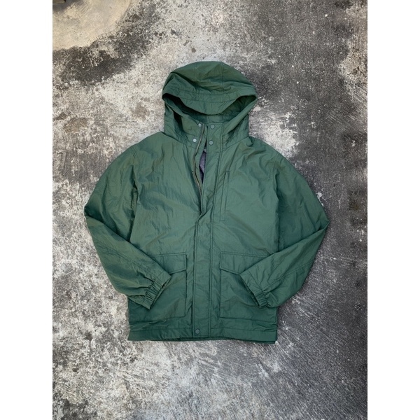 JAKET OUTDOOR UNIQLO SECOND