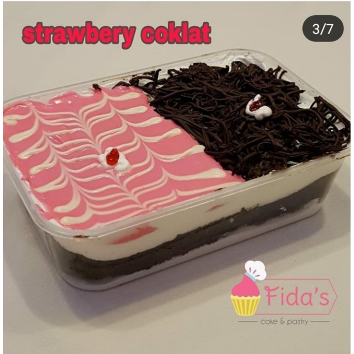 

lava strawberry coklat box