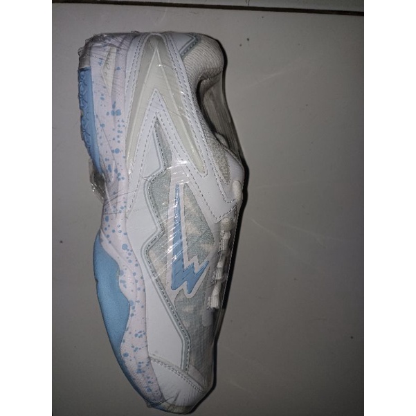 sepatu badminton eagle commando X