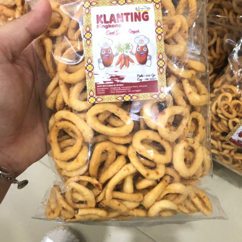

kelanting singkong gurih renyah oleh oleh khas lampung