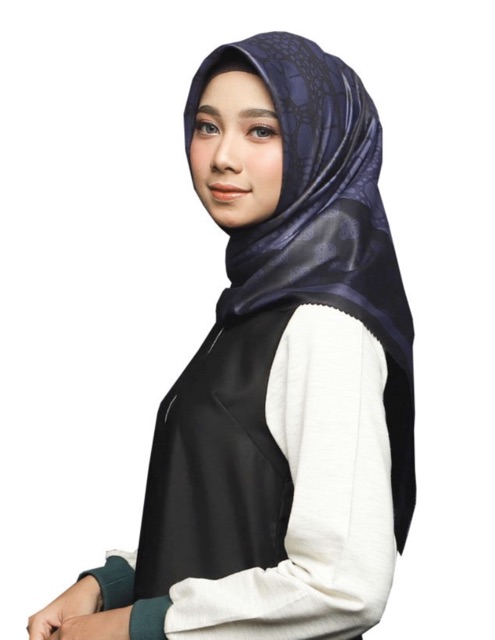 HIJAB DEENAY NAIRA NAVY