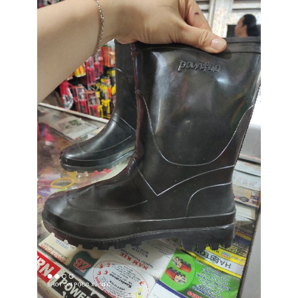 sepatu booth karet hitam tinggi 26cm