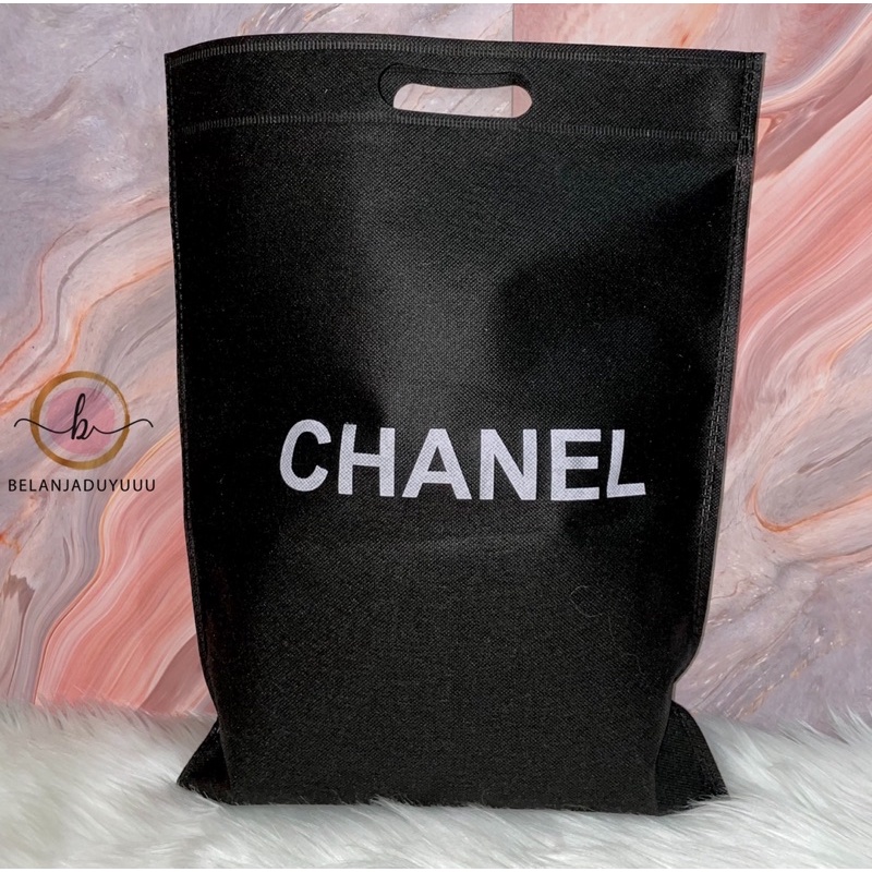 Dustbag Chanel Hitam 30 x 40 cm Sarung Tas Gucci Penyimpanan Fashion Anti Debu