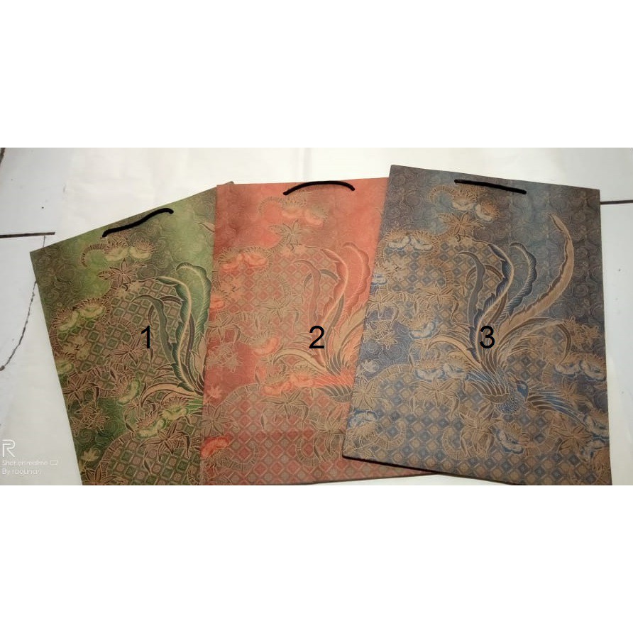 

Paper Bag Batik Size Folio