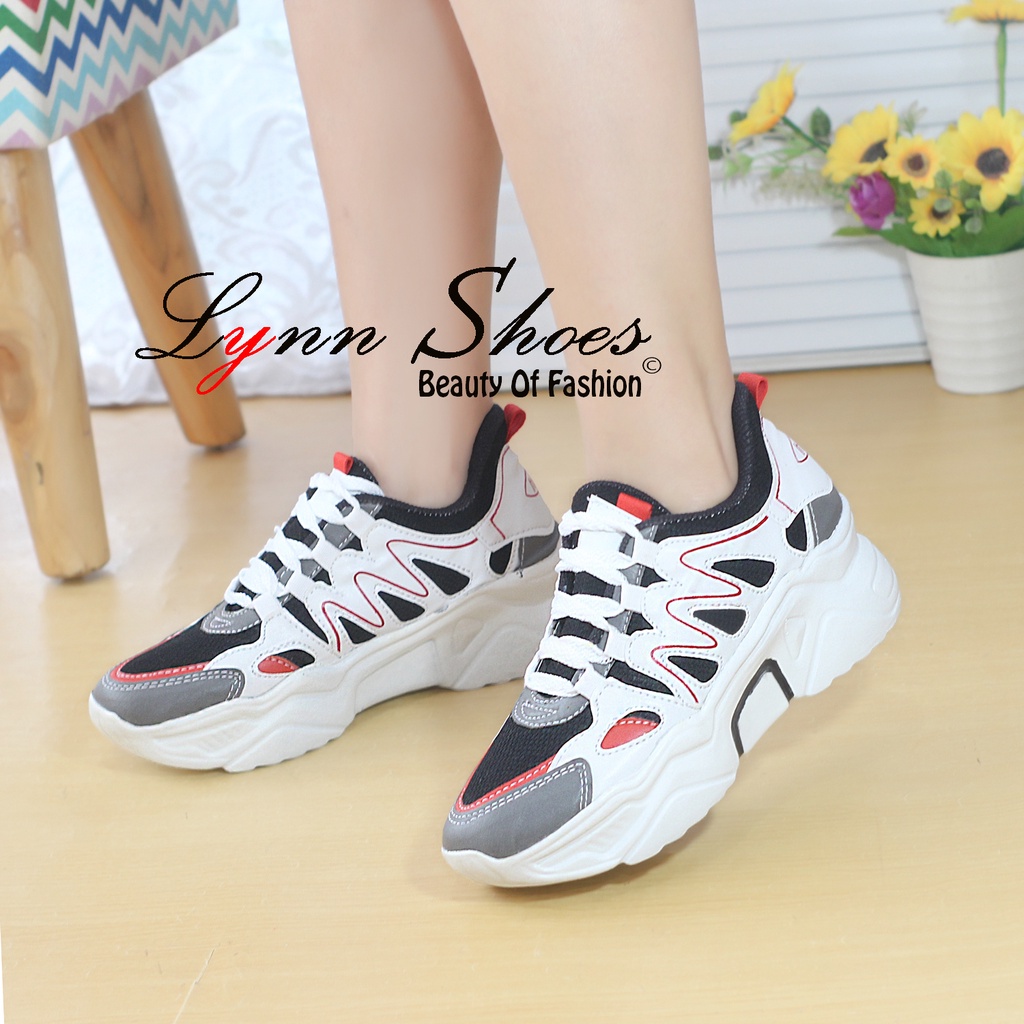 Lynn Sepatu Sneakers Wanita Hak Dalam 4cm SK18K - Hitam / Putih