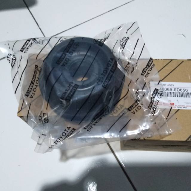 Support Shock Assy Yaris