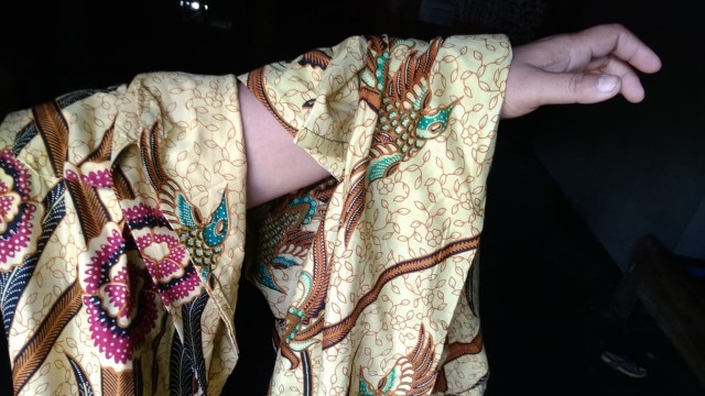 Maura Couple - Sania Ruffle Batik Couple Ori Ndoro Jowi Dnt Garansi Termurah Shopee - Sarwendah