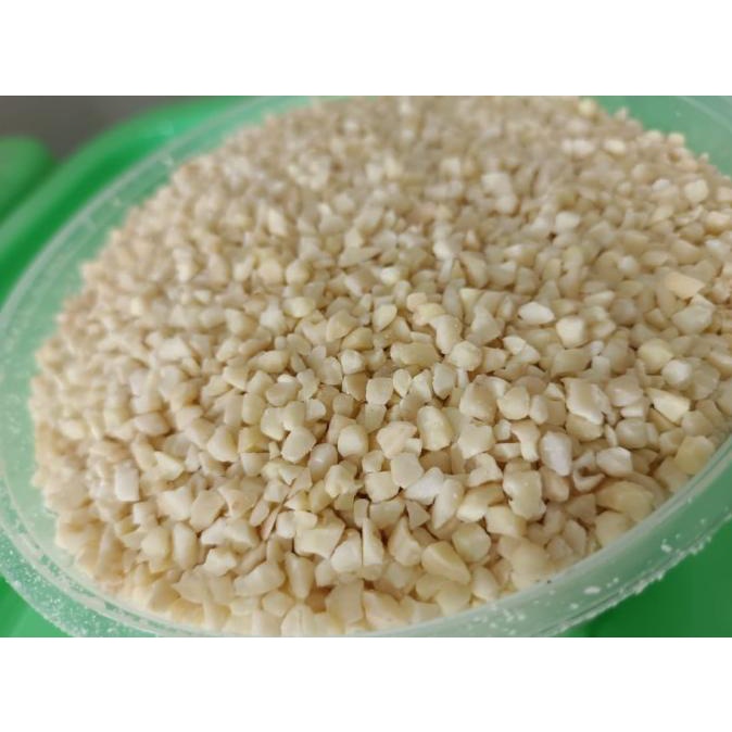 

ALMOND DADU / ALMOND CACAH / ALMOND DICED MEDIUM - 1 CRT 11.34 KG