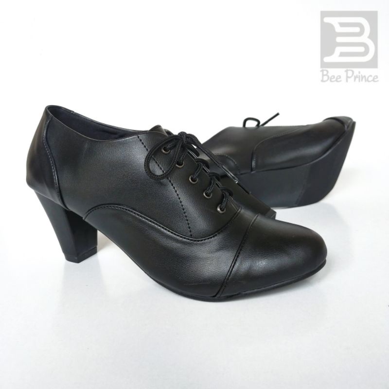 Berkualitas Sepatu Semi Boot Wanita Boots Heel Korea Bee Prince Sneaker Loafers Bot Tali Kantor