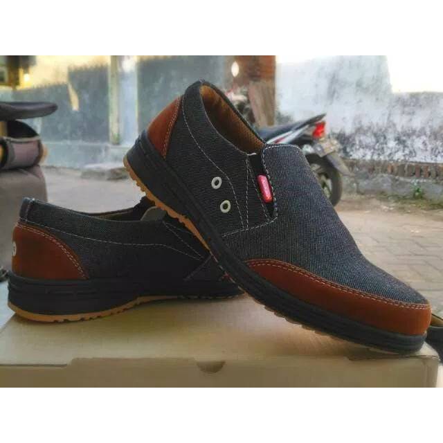 SEPATU SANTAI CASUAL PRIA SANTAI