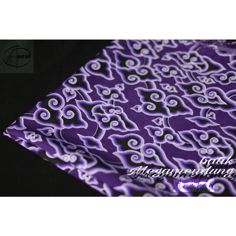 KAIN BATIK MEGAMENDUNG WARNA UNGU METERAN