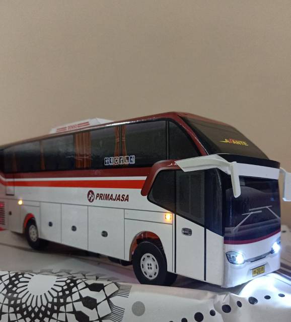 Miniatur bus bis primajasa avante plus lampu