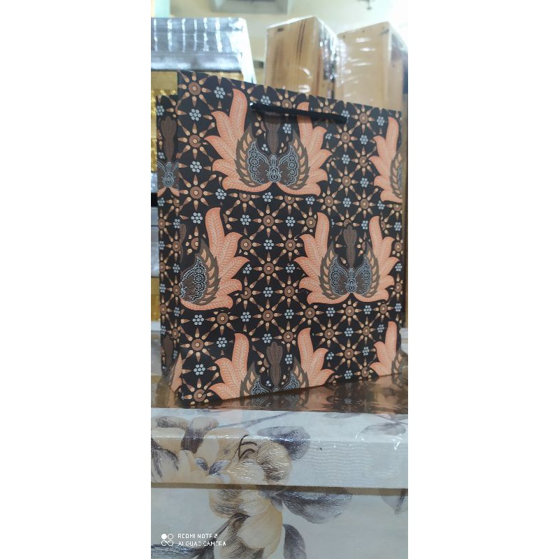 

paper bag buku batik bahan tebal isi 12pcs terlaris dan termurah