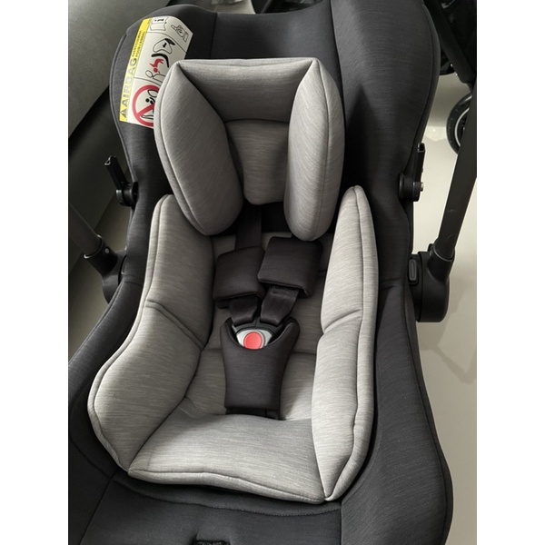 Nuna Pipa Lite Car seat with Base (Preloved)