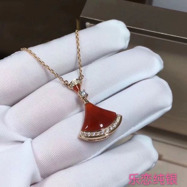 Kalung Liontin Bentuk Kipas Hias Berlian Gaya Elegan anti Karat / Alergi Untuk Wanita