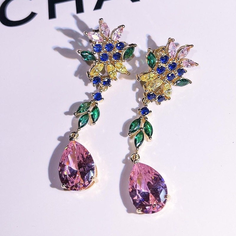 Fashion Luxury Pink Diamond Earrings Inlaid with Colored Gems