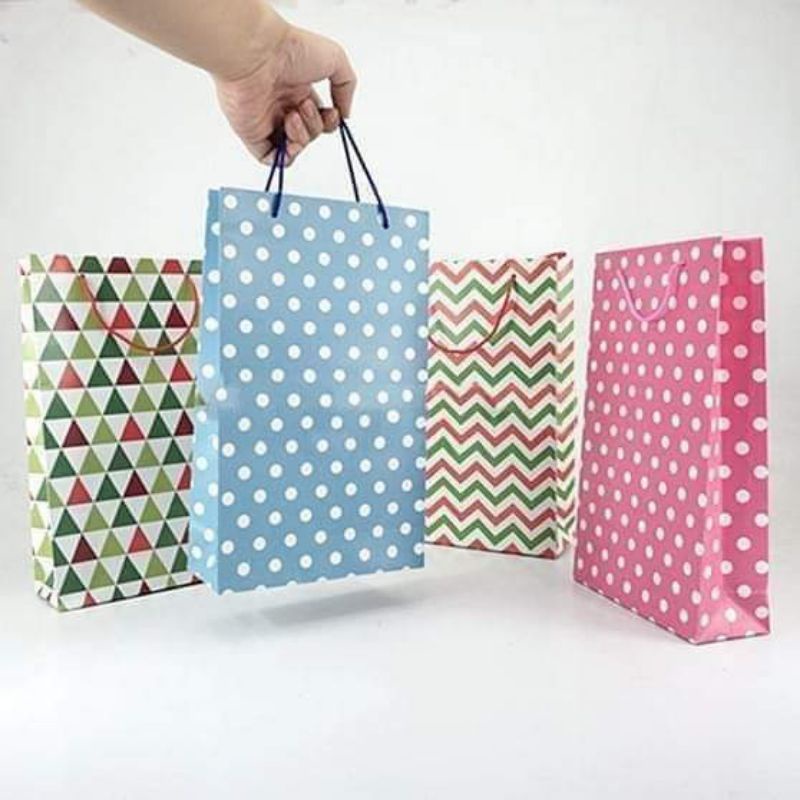 

PAPER BAG UKURAN 19×7×31