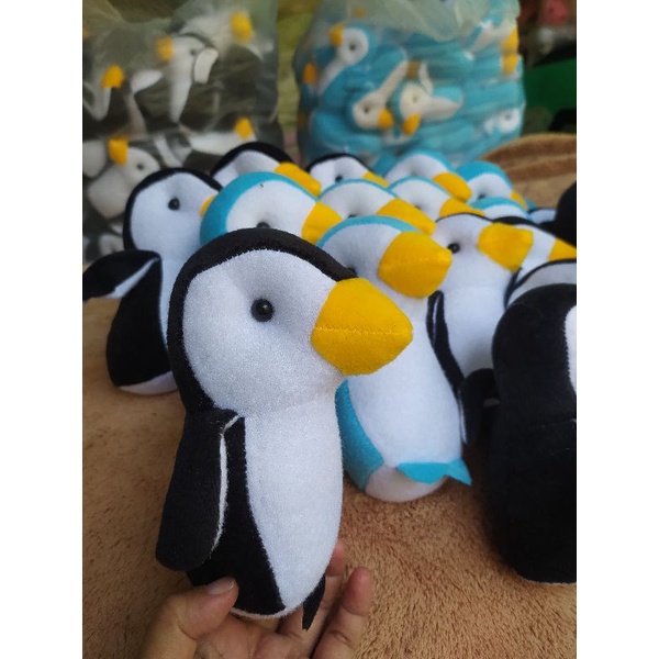 BONEKA CAPIT / MESIN CAPIT KARAKTER PINGUIN