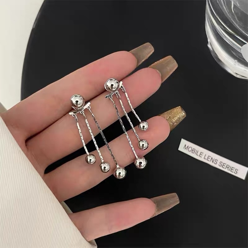 Anting Stud Rumbai Manik-Manik Bola Warna Silver Untuk Wanita