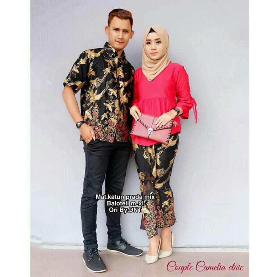  Model  Baju Batik  Pasangan  Suami  Istri  Dan Anak Seputar Model 