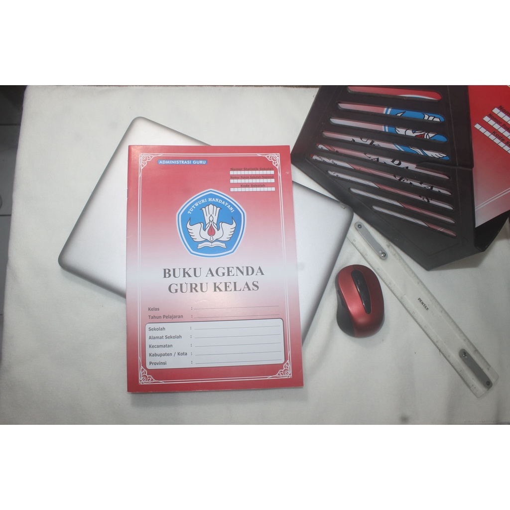

Buku agenda guru kelas SD K13