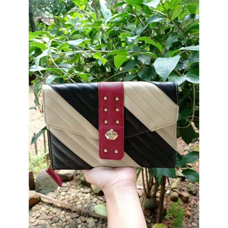 DOMPET VIENTINE SAS SOPHIE MARTIN PARIS